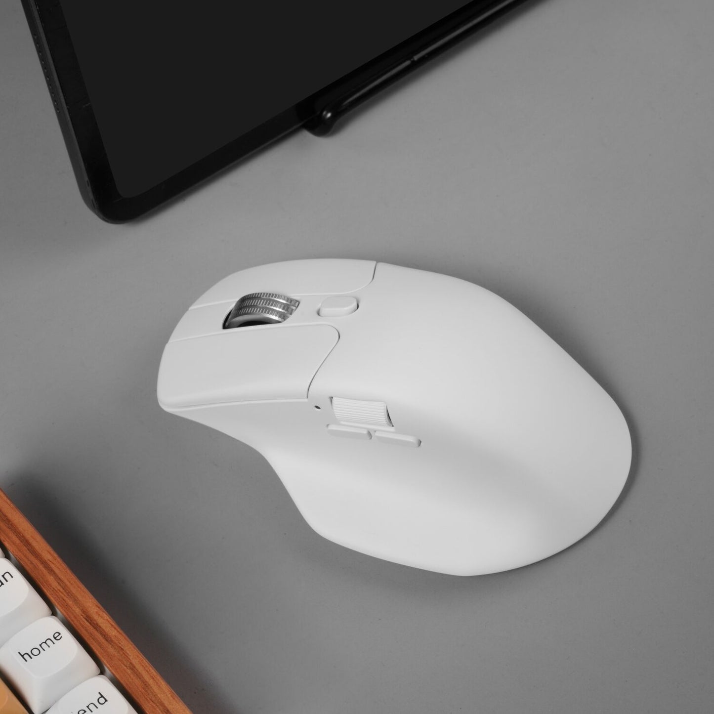 Keychron M6SB72 1K Wireless Mouse (BT/2.4GHz/Wired) with Huano silent Micro switch and premium wheel - White