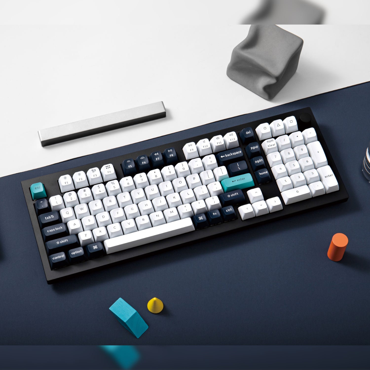 Keychron Q5 Max QMK/VIA Full-size Wireless Custom Mechanical Keyboard (Banana Switches) - Carbon Black