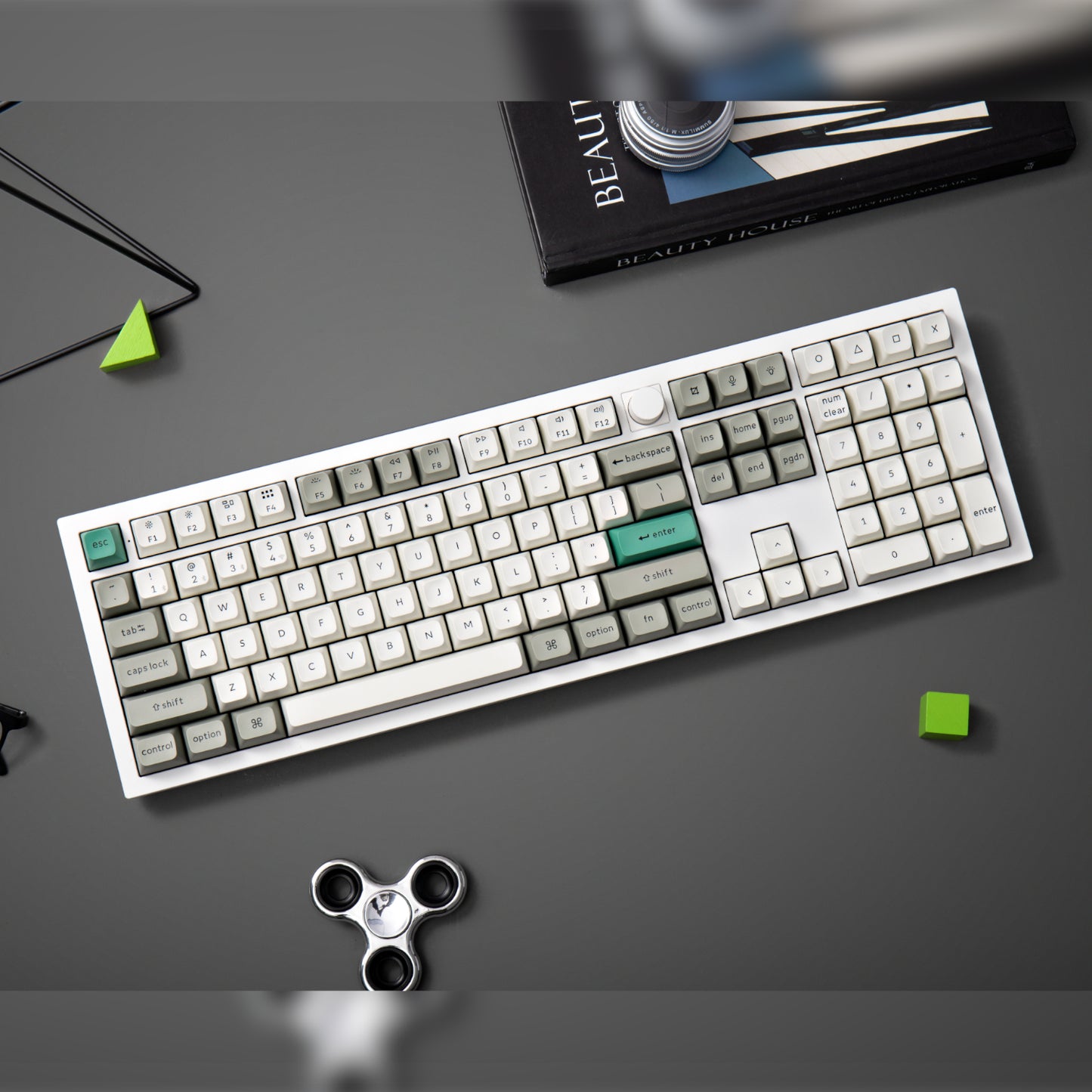 Keychron Q6 Max QMK/VIA Wireless Custom Mechanical Keyboard KSA Gateron Red Jupiter Switches - Shell White