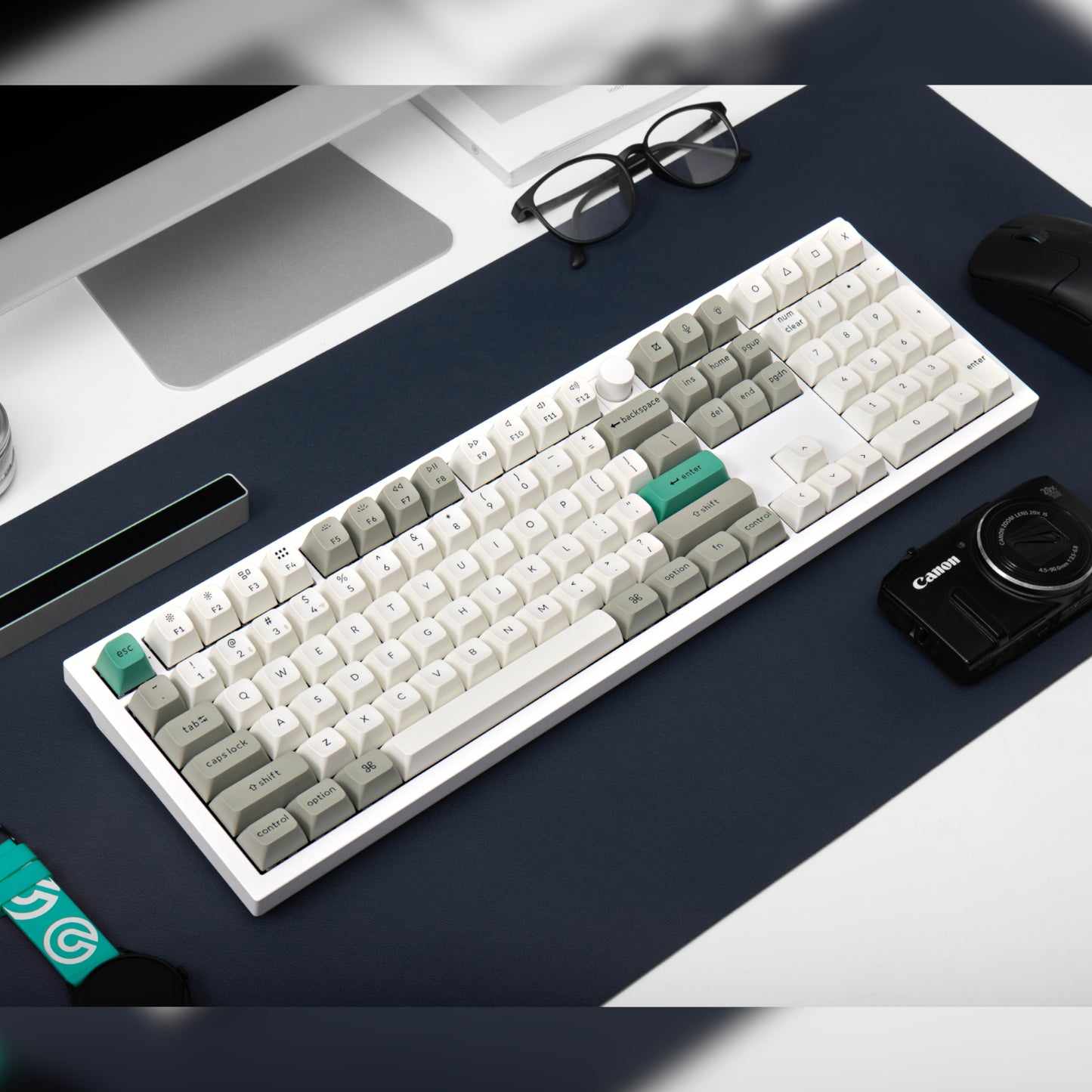Keychron Q6 Max QMK/VIA Wireless Custom Mechanical Keyboard KSA Gateron Red Jupiter Switches - Shell White